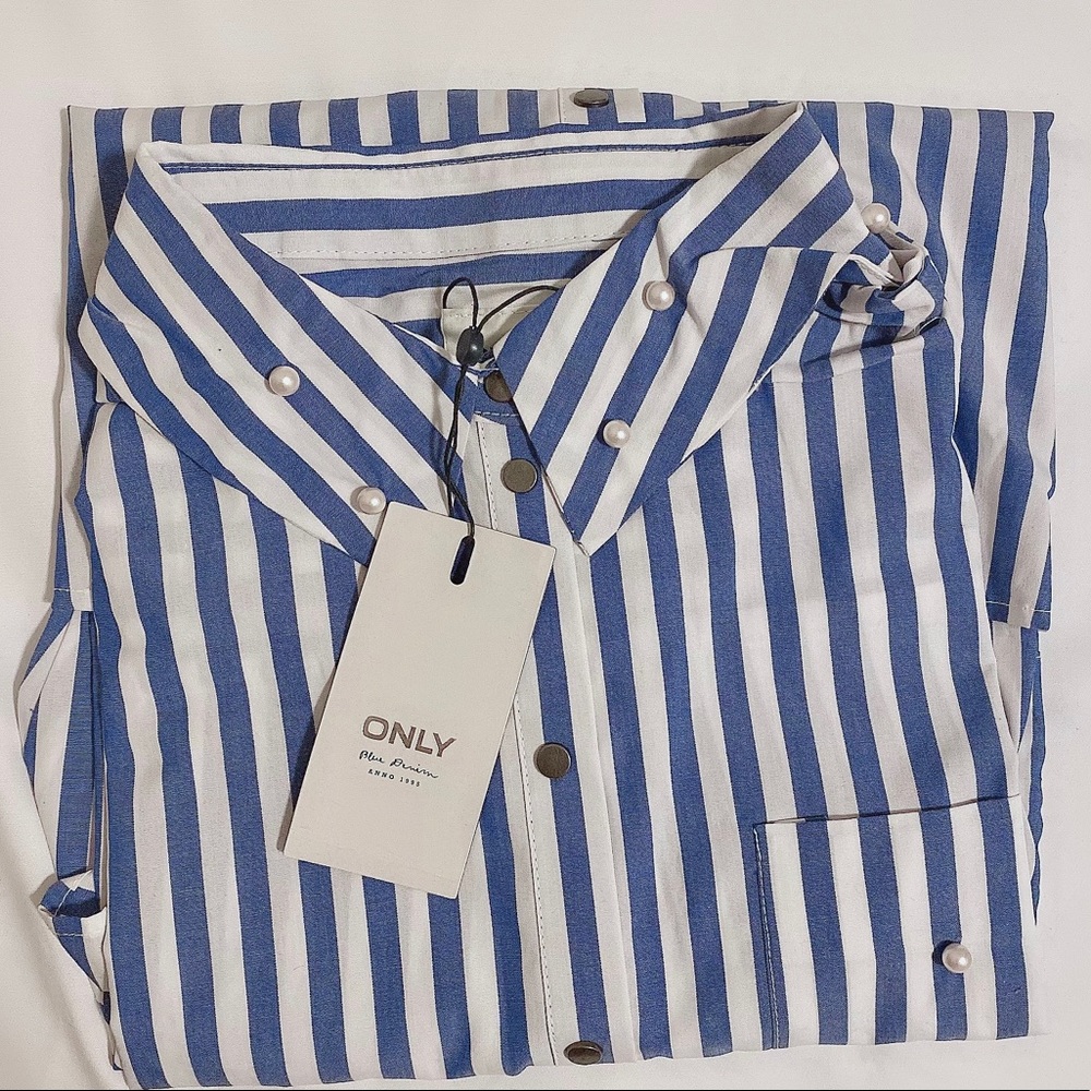 🔥🔥SOLD🔥🔥 Striped Shirt - Picture 2 of 6
